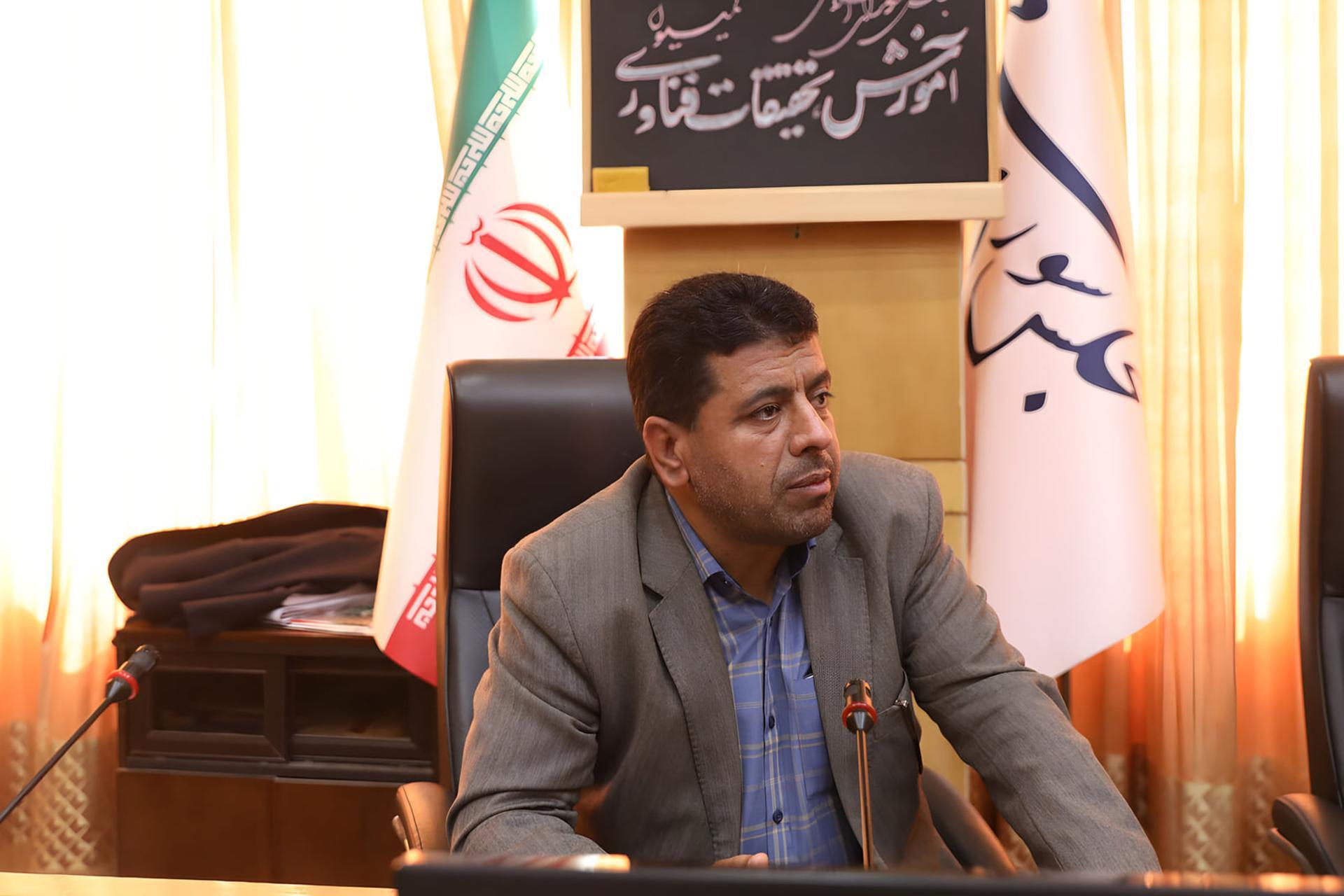 درخواست بازنگری دستمزدها طی سال؛ نماینده مجلس: افزایش حقوق ابتدای سال پاسخگوی هزینه‌ها نیست